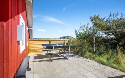 Olla - 300M from the Sea