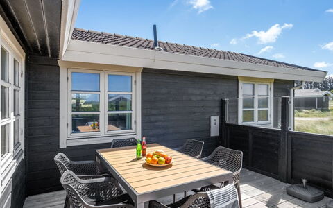 Elea - 394M from the Sea: Die Architektur, Dach, Zuhause, Verbundwerkstoff, Daylighting, Abstellgleis, Auffahrt
