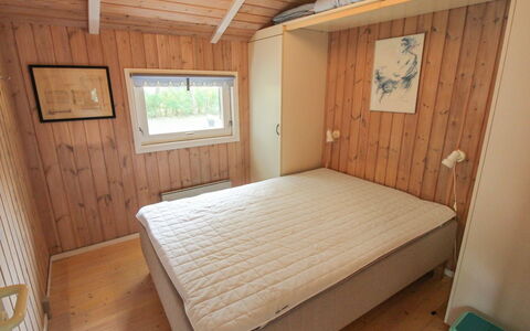Nakke - 1.3Km from the Sea: Möbel, Interior Design, Flooring, Holz, Fussboden, Decke, Holzboden, Stuhl, Tabelle, Beleuchtung