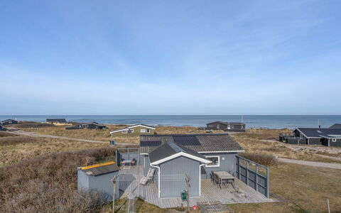 Jace - 75M from the Sea: Möbel, Interior Design, Flooring, Holz, Fussboden, Decke, Holzboden, Stuhl, Tabelle, Beleuchtung
