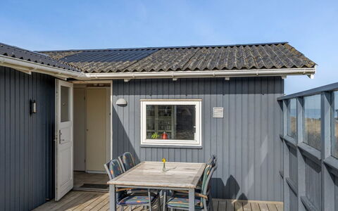 Jace - 75M from the Sea: Möbel, Interior Design, Flooring, Holz, Fussboden, Decke, Holzboden, Stuhl, Tabelle, Beleuchtung