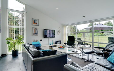 Aiyana - 530M from the Sea: Interior Design, Couch, Decke, Möbel, Wohnzimmer, Zuhause, Flooring, Zimmer, Fussboden