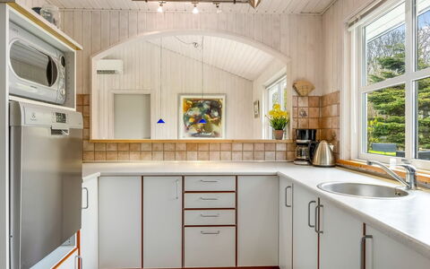 Hauke - 478M from the Sea: Interior Design, Flooring, Küche, Countertop, Holz, Decke, Fussboden, Küchengerät, Cabinetry, Beleuchtung