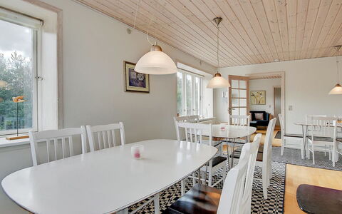 Etta - 957M from the Sea: Interior Design, Flooring, Möbel, Holz, Decke, Fussboden, Light Fixture, Zuhause, Küche & Esszimmer Tisch, Esszimmer