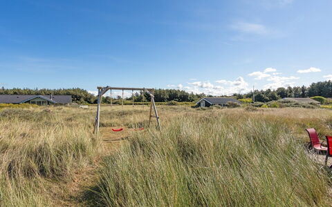 Bertie - 700M from the Sea: Gras, Wiese, Landschaft, Ökoregion, Einfach, Pflanzengemeinschaft, Grundstueck, Gartenmöbel, Prärie, Shrubland