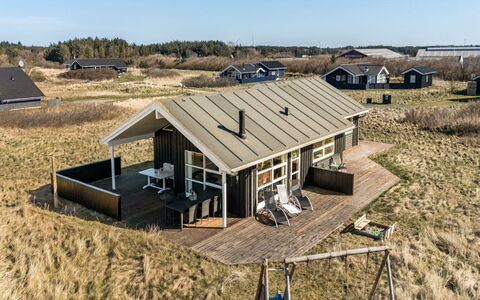 Sirkka - 902M from the Sea: Haus, Zuhause, Tür, Dach, Hütte, Estate, Garten, Schatten, Abstellgleis, Garten