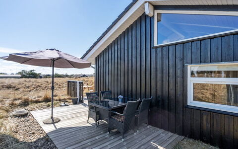 Caro - 807M from the Sea: Möbel, Interior Design, Flooring, Holz, Fussboden, Decke, Holzboden, Stuhl, Tabelle, Beleuchtung