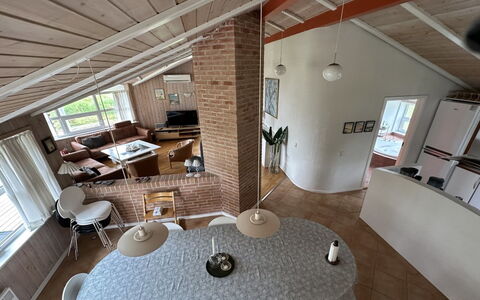 Carlina - 1.3Km from the Sea: Die Architektur, Dach, Zuhause, Verbundwerkstoff, Daylighting, Abstellgleis, Auffahrt