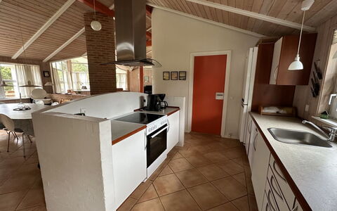 Carlina - 1.3Km from the Sea: Die Architektur, Dach, Zuhause, Verbundwerkstoff, Daylighting, Abstellgleis, Auffahrt