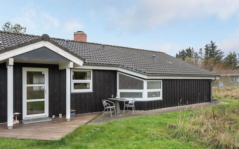 Carlina - 1.3Km from the Sea: Dach, Haus, Zuhause, Hütte, Abstellgleis, Tür, Gartenbauten, Estate, Bauernhaus, Schuppen