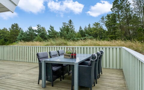 Mila - 750M from the Sea: Hütte, Zuhause, Haus, Dach, Veranda, Estate, Abstellgleis, Gartenbauten, Bauernhaus, Garten