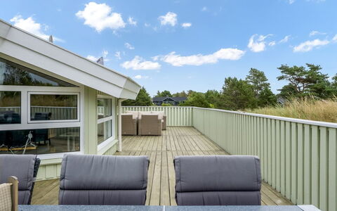 Mila - 750M from the Sea: Hütte, Zuhause, Haus, Dach, Veranda, Estate, Abstellgleis, Gartenbauten, Bauernhaus, Garten
