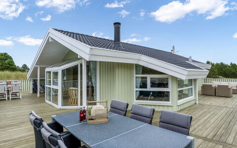 Mila - 750M from the Sea: Hütte, Zuhause, Haus, Dach, Veranda, Estate, Abstellgleis, Gartenbauten, Bauernhaus, Garten