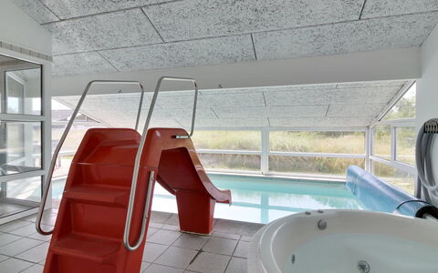 Ilmo - 950M from the Sea: Daylighting, Schwimmbad, Rutsche