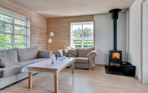 Brigitta - 1.5Km from the Sea: Dachdecken, Hütte, Haus, Dach, Zuhause, Bauernhaus, Hütte, Estate, Dorf