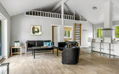 Ellie - 300M from the Sea: Flooring, Holz, Fussboden, Holzboden, Interior Design, Decke, Laminatboden, Zuhause, Wohnzimmer, Zimmer