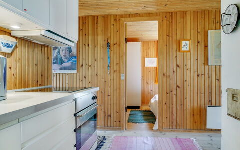 Asmod - 300M from the Sea: Holz, Flooring, Interior Design, Decke, Fussboden, Zimmer, Küche, Zuhause, Countertop, Möbel