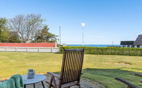 Tara - 300M from the Sea: Dachdecken, Hütte, Haus, Dach, Zuhause, Bauernhaus, Hütte, Estate, Dorf