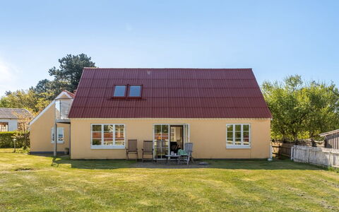 Tara - 300M from the Sea: Dachdecken, Hütte, Haus, Dach, Zuhause, Bauernhaus, Hütte, Estate, Dorf