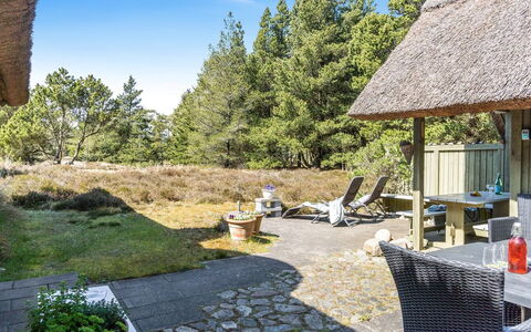 Gravers - 300M from the Sea: Schwimmbad, Gartenmöbel, Möbel, Resort, Flagstone, Eco Hotel, Schatten, Stuhl, Freizeit, Estate
