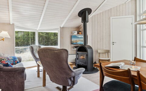Sörine - 2Km from the Sea: Holz, Zuhause, Veranda, Deck, Hartholz, Dach, Holzbeize, Holzboden, Eco Hotel