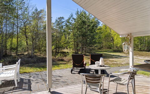 Sörine - 2Km from the Sea: Holz, Zuhause, Veranda, Deck, Hartholz, Dach, Holzbeize, Holzboden, Eco Hotel
