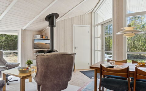 Sörine - 2Km from the Sea: Holz, Zuhause, Veranda, Deck, Hartholz, Dach, Holzbeize, Holzboden, Eco Hotel