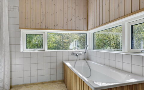 Henni - 2.5Km from the Sea: Schwimmbad, Gartenmöbel, Möbel, Resort, Flagstone, Eco Hotel, Schatten, Stuhl, Freizeit, Estate
