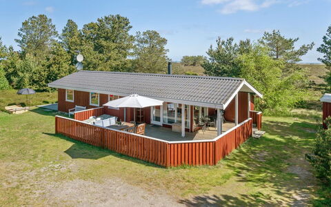 Hrefna - 350M from the Sea: Dach, Haus, Grundstueck, Zuhause, Hütte, Estate, Gartenbauten, Schatten, Blockhaus, Landscaping