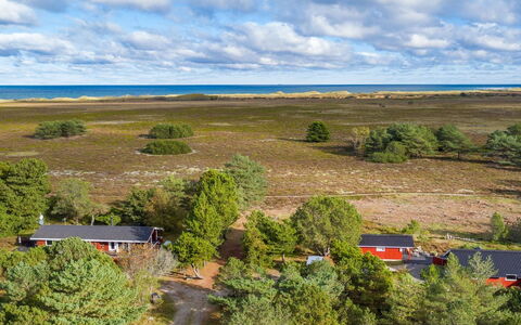 Hrefna - 350M from the Sea: Dach, Haus, Grundstueck, Zuhause, Hütte, Estate, Gartenbauten, Schatten, Blockhaus, Landscaping