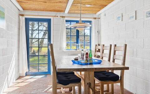 Ema - 5Km from the Sea: Holz, Zuhause, Veranda, Deck, Hartholz, Dach, Holzbeize, Holzboden, Eco Hotel