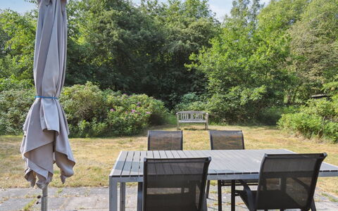 Matta - 800M from the Sea: Holz, Zuhause, Veranda, Deck, Hartholz, Dach, Holzbeize, Holzboden, Eco Hotel