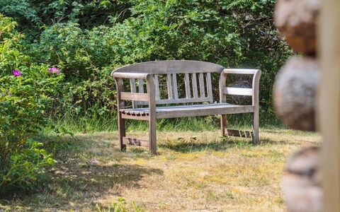 Matta - 800M from the Sea: Holz, Zuhause, Veranda, Deck, Hartholz, Dach, Holzbeize, Holzboden, Eco Hotel