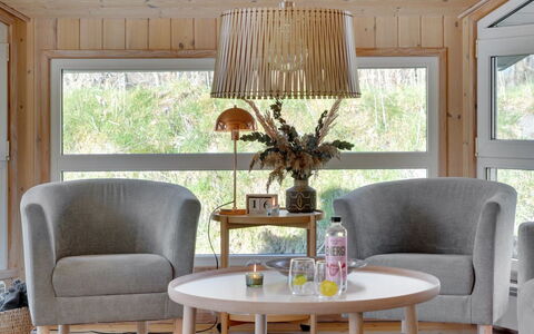Mika - 1Km from the Sea: Holz, Zuhause, Veranda, Deck, Hartholz, Dach, Holzbeize, Holzboden, Eco Hotel