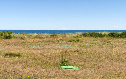 Thrineke - 200M from the Sea: Schwimmbad, Gartenmöbel, Möbel, Resort, Flagstone, Eco Hotel, Schatten, Stuhl, Freizeit, Estate
