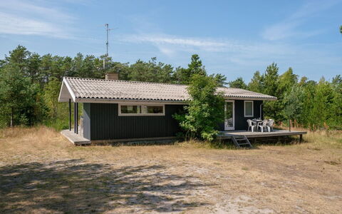 Adelisa - 600M from the Sea: Holz, Zuhause, Veranda, Deck, Hartholz, Dach, Holzbeize, Holzboden, Eco Hotel