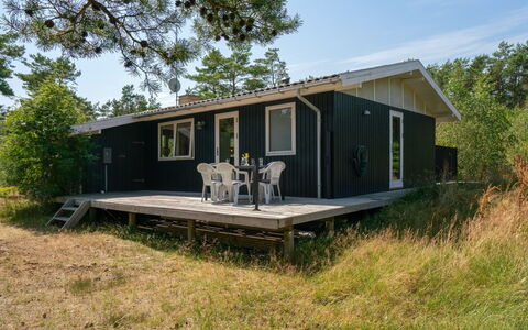 Adelisa - 600M from the Sea: Holz, Zuhause, Veranda, Deck, Hartholz, Dach, Holzbeize, Holzboden, Eco Hotel
