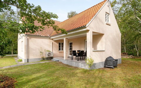 Hildegunn - 200M from the Sea: Holz, Zuhause, Veranda, Deck, Hartholz, Dach, Holzbeize, Holzboden, Eco Hotel