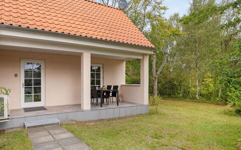 Hildegunn - 200M from the Sea: Holz, Zuhause, Veranda, Deck, Hartholz, Dach, Holzbeize, Holzboden, Eco Hotel