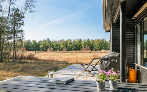 Shayene - 2.5Km from the Sea: Holz, Zuhause, Veranda, Deck, Hartholz, Dach, Holzbeize, Holzboden, Eco Hotel