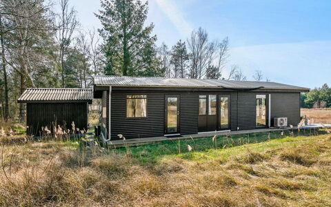 Shayene - 2.5Km from the Sea: Holz, Zuhause, Veranda, Deck, Hartholz, Dach, Holzbeize, Holzboden, Eco Hotel