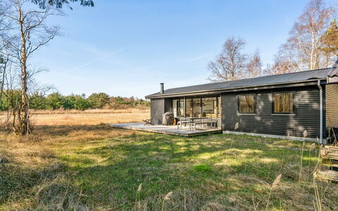 Shayene - 2.5Km from the Sea: Holz, Zuhause, Veranda, Deck, Hartholz, Dach, Holzbeize, Holzboden, Eco Hotel