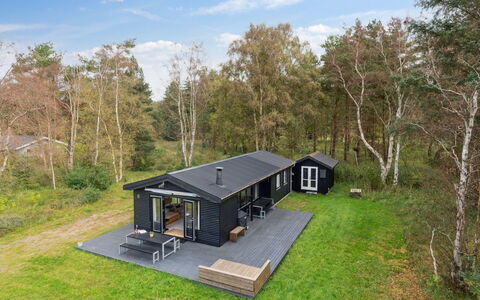 Shayene - 2.5Km from the Sea: Holz, Zuhause, Veranda, Deck, Hartholz, Dach, Holzbeize, Holzboden, Eco Hotel