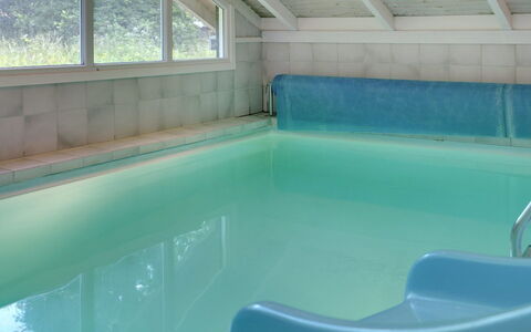 Lovis - 600M from the Sea: Schwimmbad, Fussboden, Verbundwerkstoff, Resort, Badewanne, Armatur, Hotel, Fliese, Design, Eco Hotel