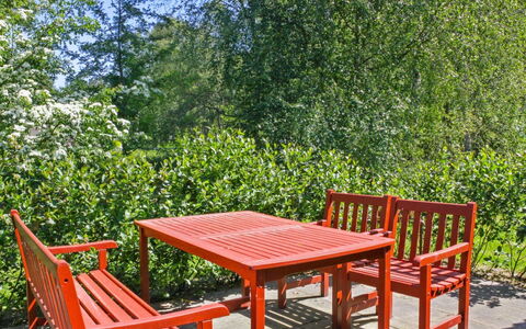 Hartvig - 800M from the Sea: Holz, Zuhause, Veranda, Deck, Hartholz, Dach, Holzbeize, Holzboden, Eco Hotel