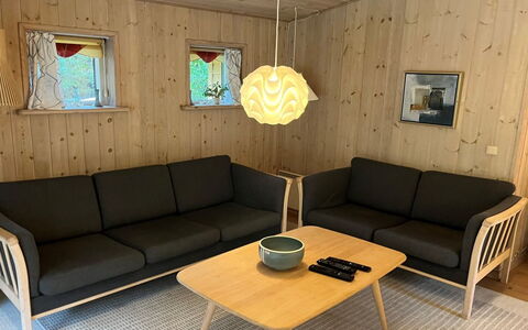 Eljena - 600M from the Sea: Möbel, Interior Design, Flooring, Holz, Fussboden, Decke, Holzboden, Stuhl, Tabelle, Beleuchtung