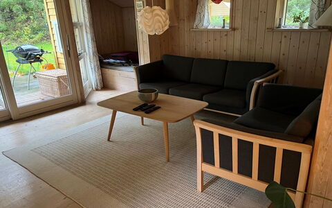 Eljena - 600M from the Sea: Möbel, Interior Design, Flooring, Holz, Fussboden, Decke, Holzboden, Stuhl, Tabelle, Beleuchtung