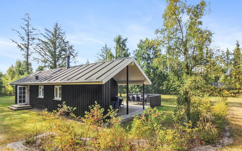 Santtu - 600M from the Sea: Schwimmbad, Gartenmöbel, Möbel, Resort, Flagstone, Eco Hotel, Schatten, Stuhl, Freizeit, Estate