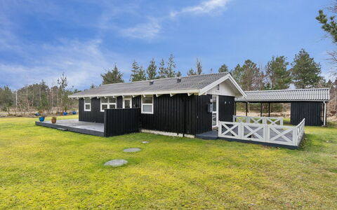 Alvine - 475M from the Sea: Blau, Strauch, Hütte, Ground, Garten, Estate, Schatten, Landscaping, Bauernhaus, Eco Hotel