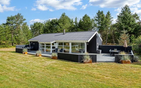 Friederike - 300M from the Sea: Blau, Strauch, Hütte, Ground, Garten, Estate, Schatten, Landscaping, Bauernhaus, Eco Hotel